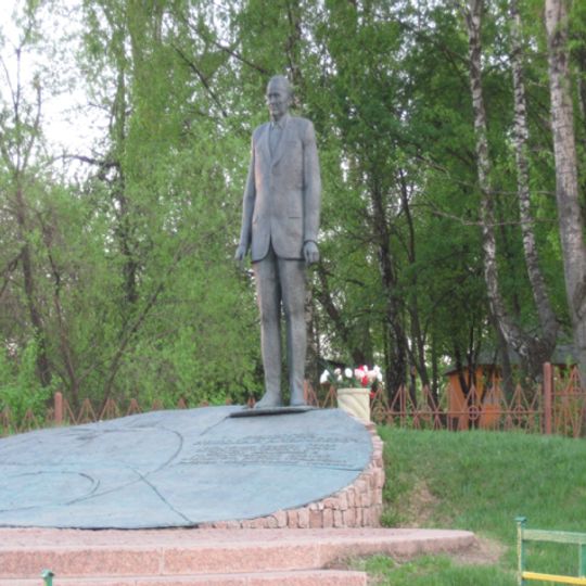 Памятник Николаю Пилюгину