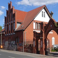 Kirchhof der St.-Sebastian-Gemeinde, Inspektorwohnhaus mit Einfriedung, Kapelle Humboldtstraße 68-73