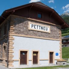 Aufnahmsgebäude Pettneu