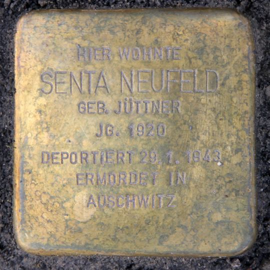 Stolperstein en memoria de Senta Neufeld