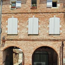 Immeuble, place de la Halle, cad. 603