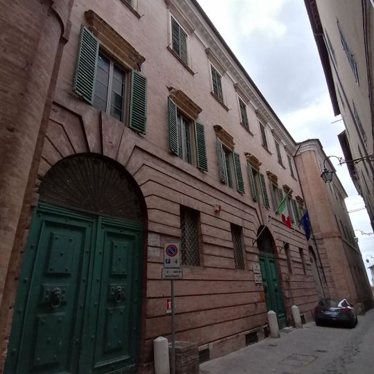 Palazzo Honorati-Carotti