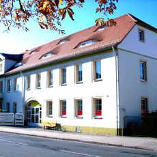 Wohnhaus in offener Bebauung Bahnhofstraße 3