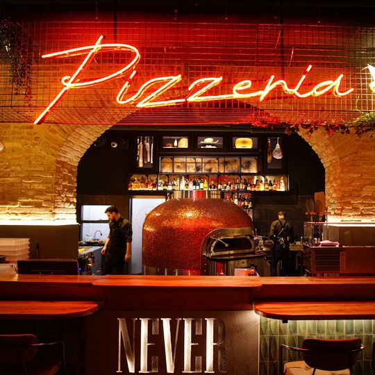 Neverland Bar • Escape Room • Pizzeria