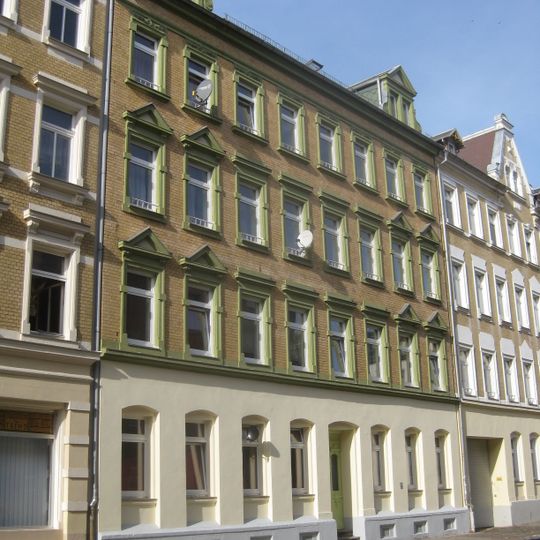 Mietshaus in geschlossener Bebauung Tschaikowskistraße 39