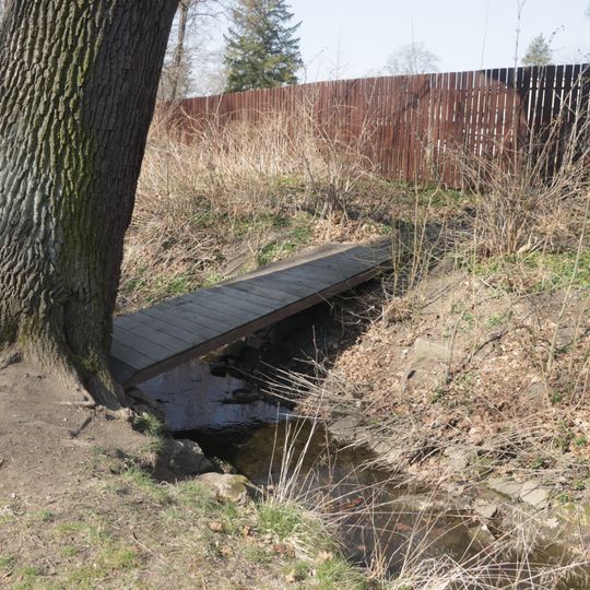 Stará lávka v parku počernického zámku