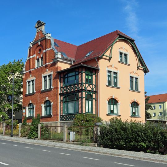Wohnhaus in offener Bebauung Goethestraße 23