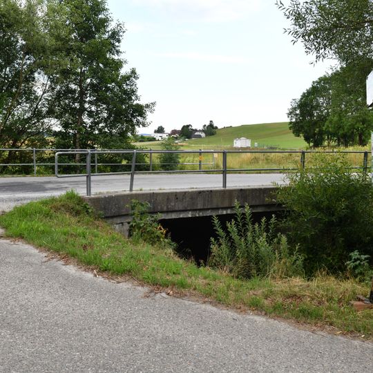 Südliche Brücke bei Oberstiftung 25