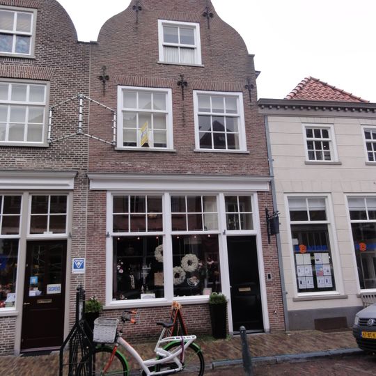 Rogstraat 11, Grave