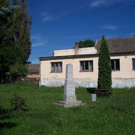 Památník ve Chválkově