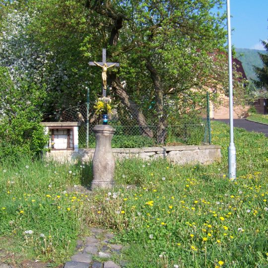 Kříž v Krušnohorské ulici v Chlumci