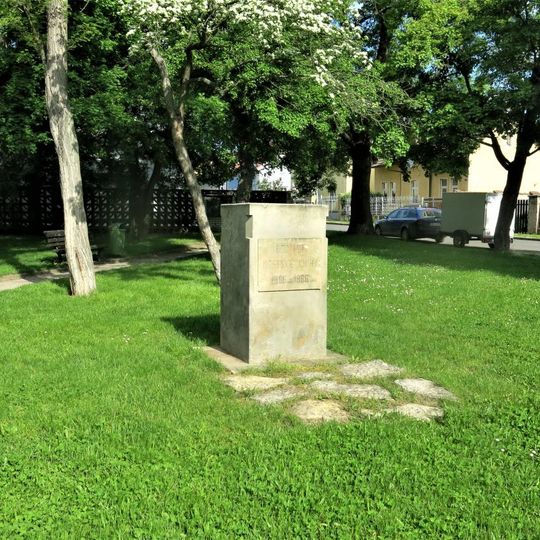 Pomník 600 let Městské knihy v ulici Jana Amose Komenského v Čelákovicích