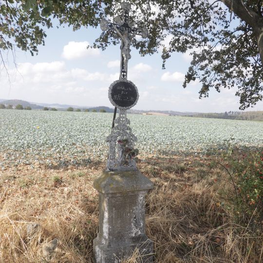 Kříž u cesty severně od Horního Újezdu