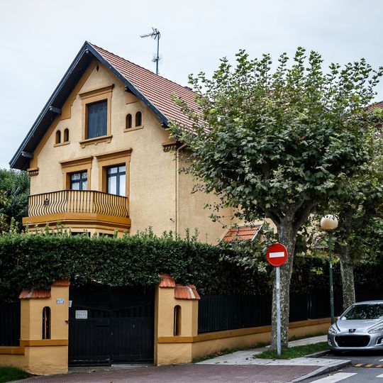 Casa P. Puerto 20 Esq. Av. Lejona