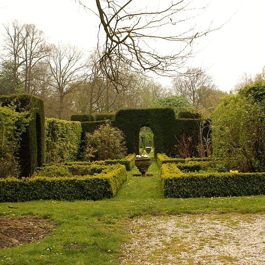 Kasteel Ophemert: historische tuin- en parkaanleg