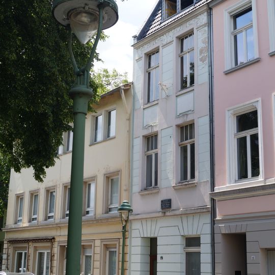 Niebuhrstraße 14