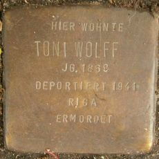 Stolperstein dedicated to Toni Wolff