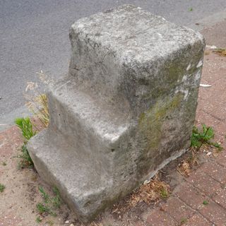 Mounting Block, Shooter's Hill
