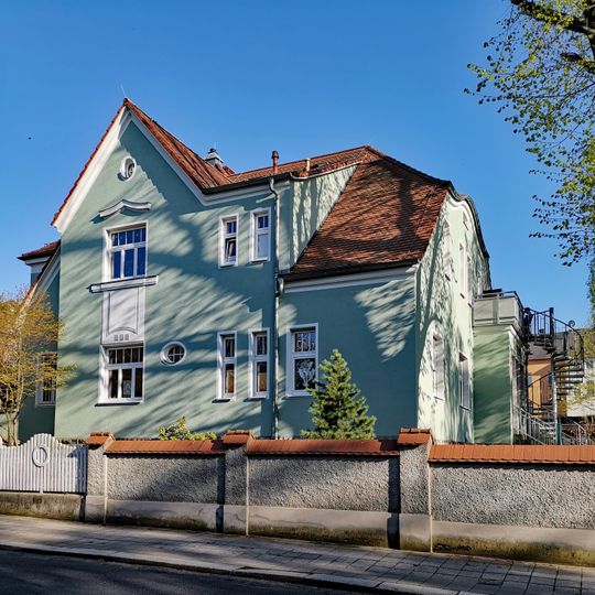 Villa in Ecklage Haberkornstraße mit Einfriedung Haydnstraße 5