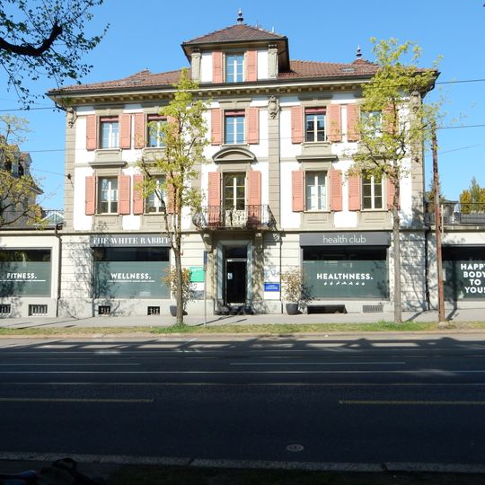 Wohn- und Geschäftshaus