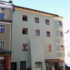 Wohn- und Geschäftshaus