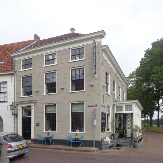 Peperstraat 25, Buren