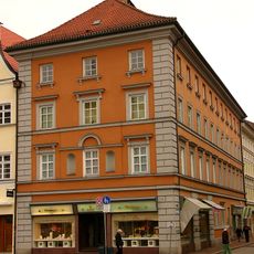 Wohn- und Geschäftshaus