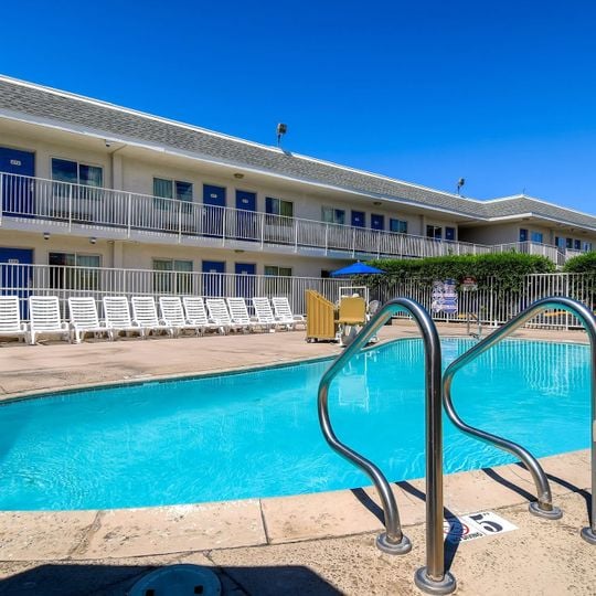 Motel 6