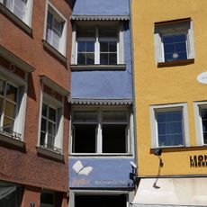 Wohn- und Geschäftshaus