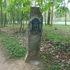 Reliéf svatého Ivana na Cestě českých svatých u Petrohradu