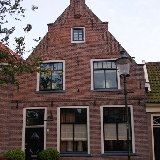 Laag dwarshuis