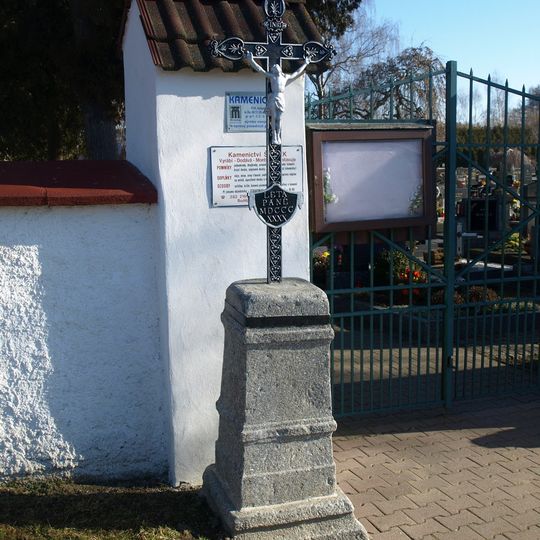 Kříž u hřbitova ve Vacově