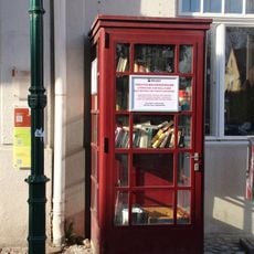 Public bookcase Mödling