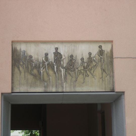 Inschrifttafel, Supraportenrelief