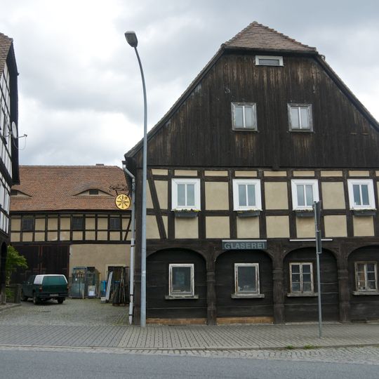 Ernst-Thälmann-Platz 2