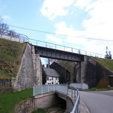 Eisenbahnbrücke mit Hangbefestigung Dittersdorf