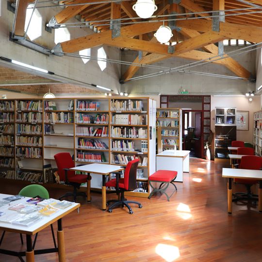 Biblioteca comunale  Giorgio Calandra