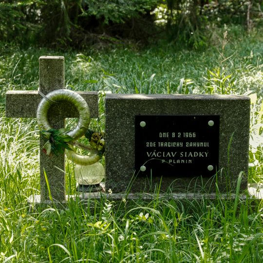 Pomník Václava Sladkého v Brdech u chaty Moricka