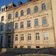 Mietshaus in geschlossener Bebauung Max-Pezold-Straße 11