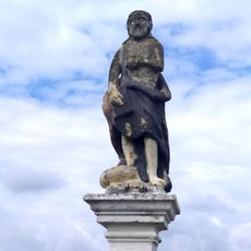 Socha na pilieri, socha