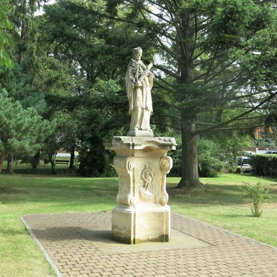 Socha svatého Jana Nepomuckého v centru Polerad