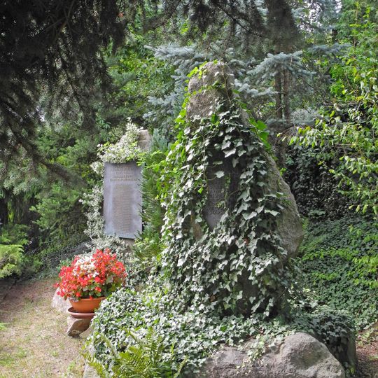 Denkmale für Gefallenen des Ersten und Zweiten Weltkrieges Lausaer Straße