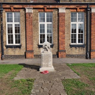Whitehorse Manor School War Memorial