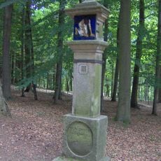 Boží muka na křížové cestě u Kamenice nad Lipou - 3. zastavení