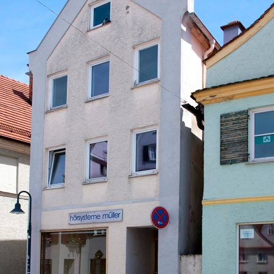 Wohn- und Geschäftshaus