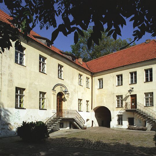 Zamek , ob. biblioteka publiczna
