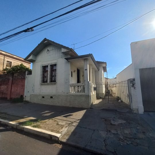 Imóvel à Avenida Doutor Teixeira de Barros, nº 134