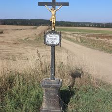 Kříž u silnice západně od Opatova