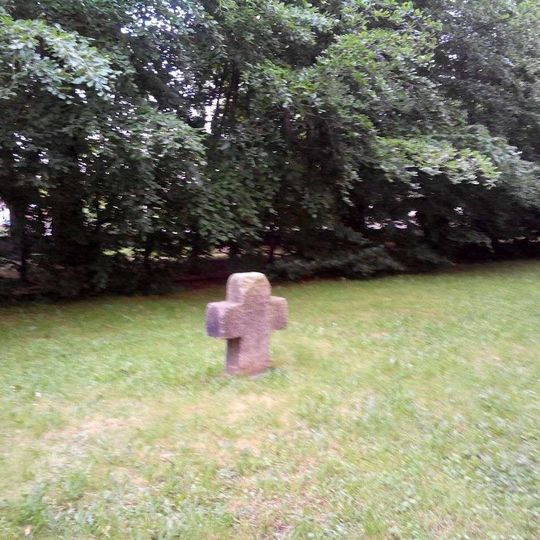 Smírčí kříž u Chomutovky v Chomutově