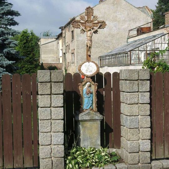 Kříž v Krátké ulici v Hrobu